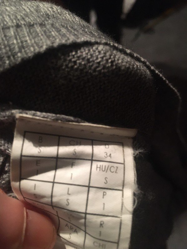 Grauer Rollkragenpullover *Mengenrabatt*