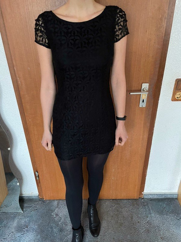 Schwarzes Spitzenkleid von Zara *Mengenrabatt*