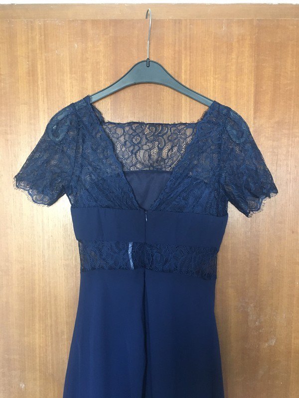 Dunkelblaues Spitzenkleid, neu mit Etikett