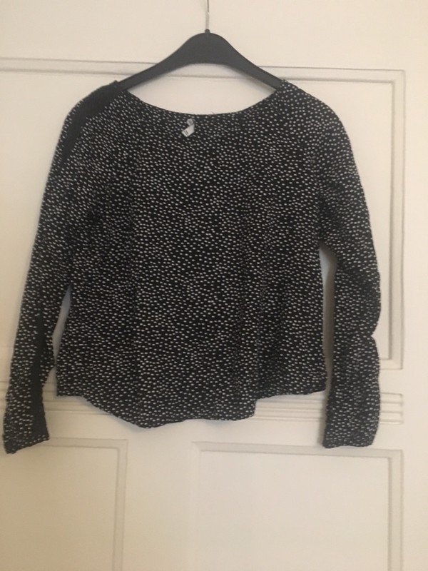 Gepunktete Crop-Bluse *Mengenrabatt*