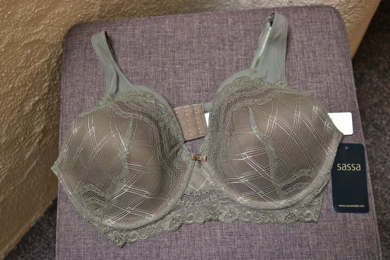 #Schalen-BH, Gr. 85 D, oliv, #Spitze, #Sassa,  #T-Shirt-BH