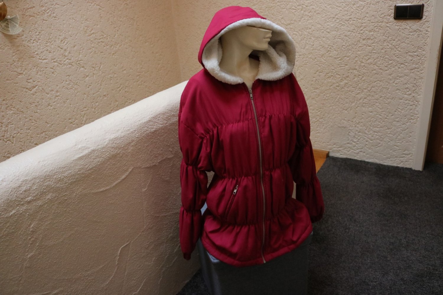 #Winterjacke m. Kapuze, Gr. 34/36, #rot, #gesteppt - wie neu