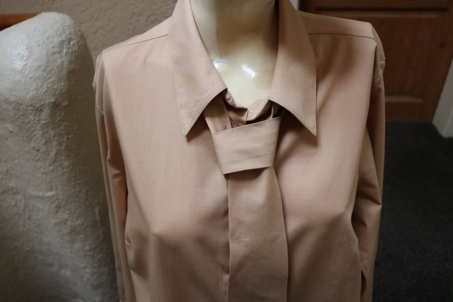 #Hemdbluse m. Krawatte, Gr. 42, #beige, #Chalice - wie neu
