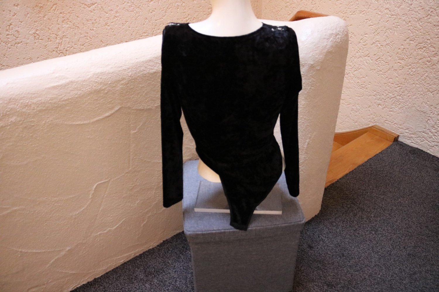 #Pannesamt-Body m. Spitze, #schwarz, #elastisch, #Modechic, #hochwertig