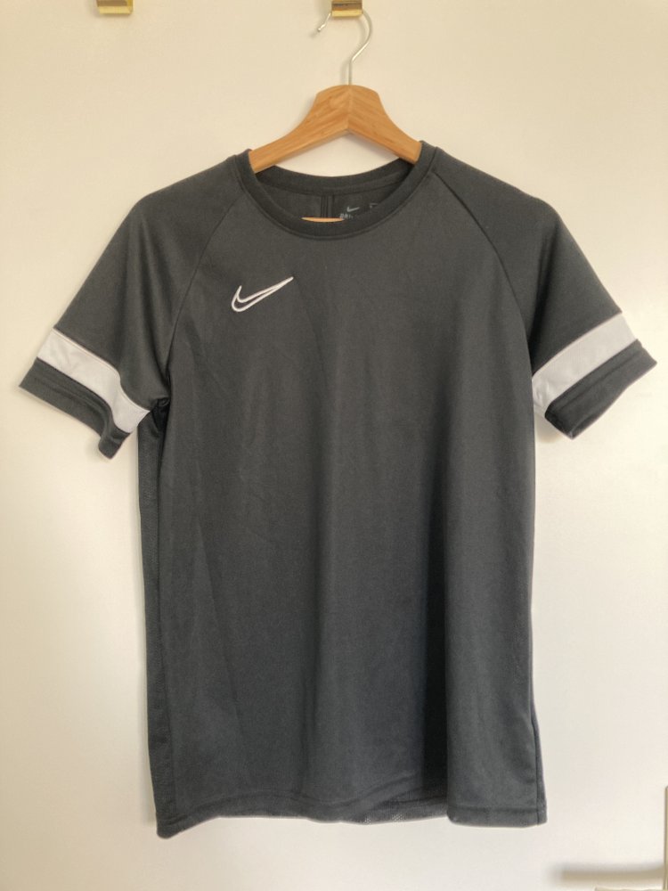 Gr. 158–170 Kindersportshirt von Nike unisex