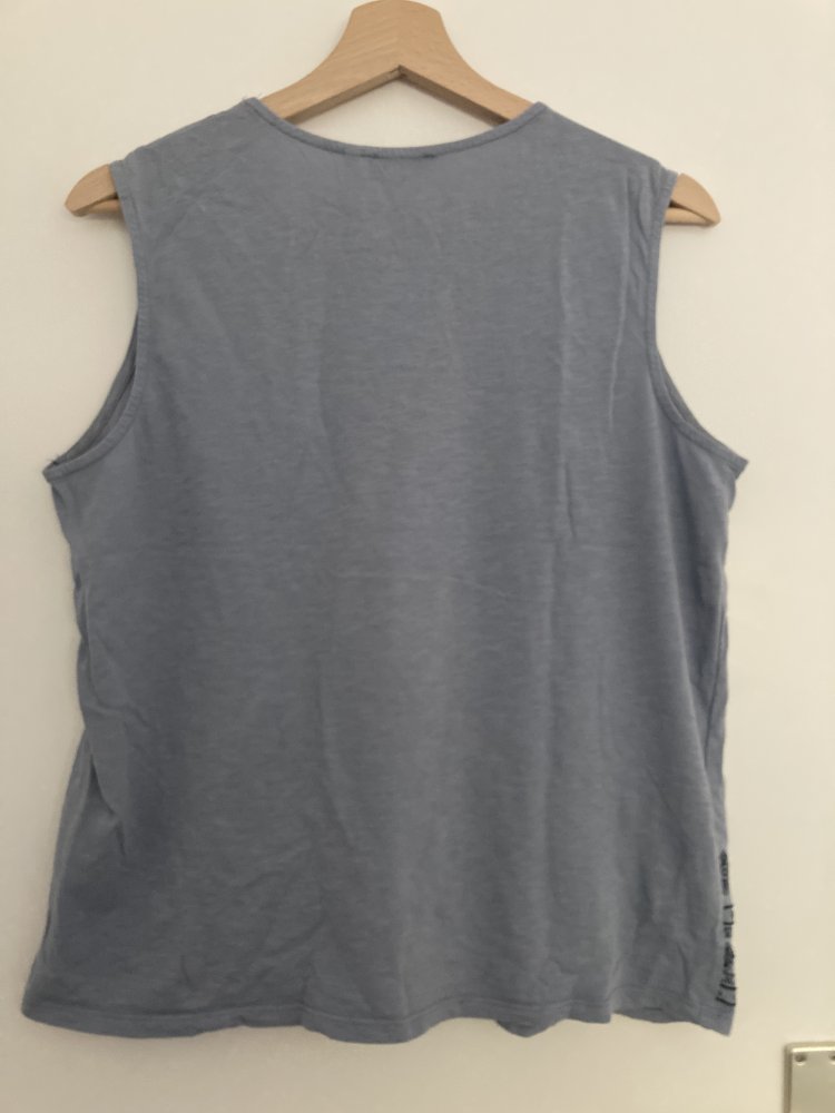 Gr. M/42 hellblaues Top von Yessica