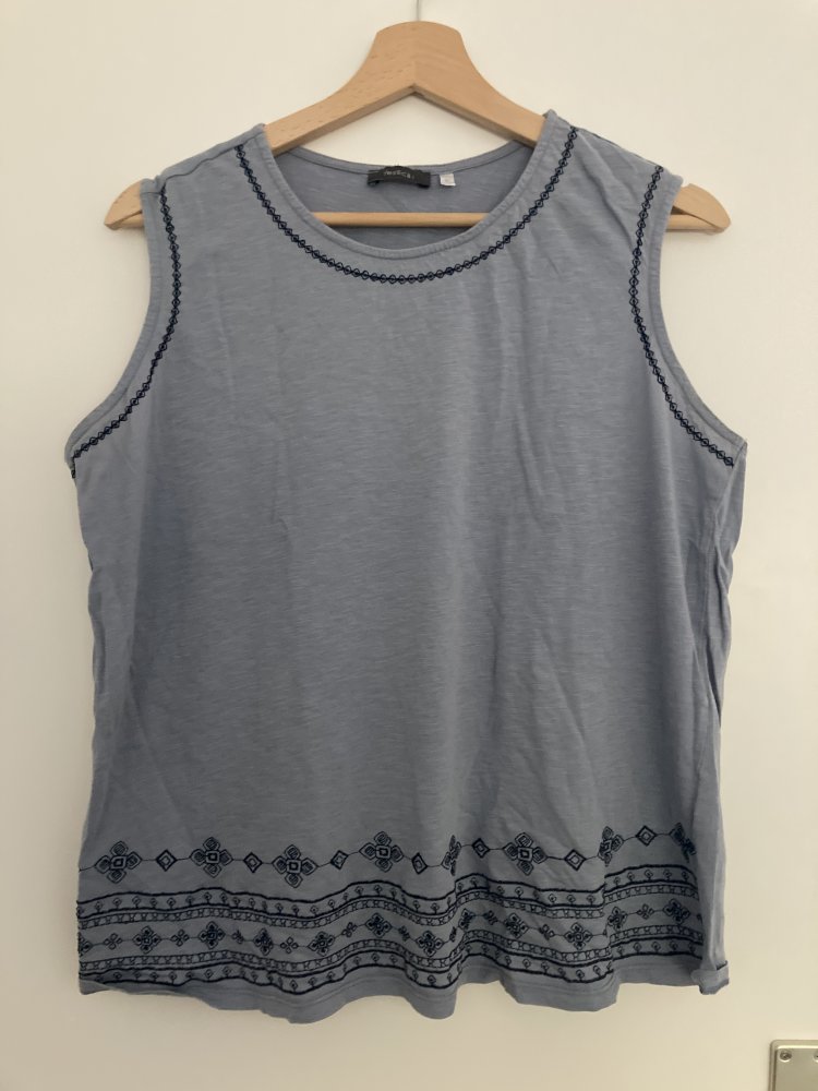 Gr. M/42 hellblaues Top von Yessica