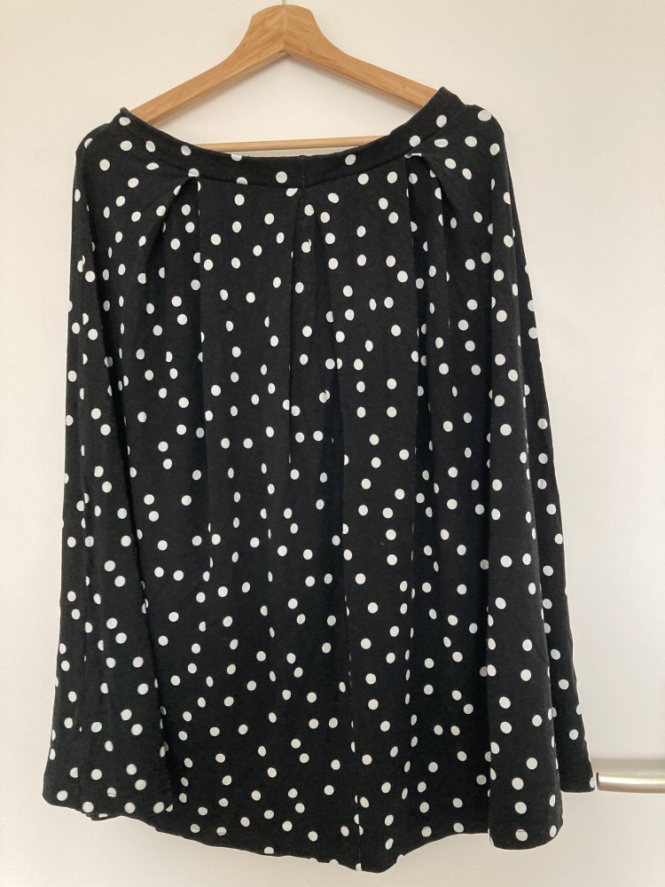 Gr. 44 Rock mit Punkten von Asos