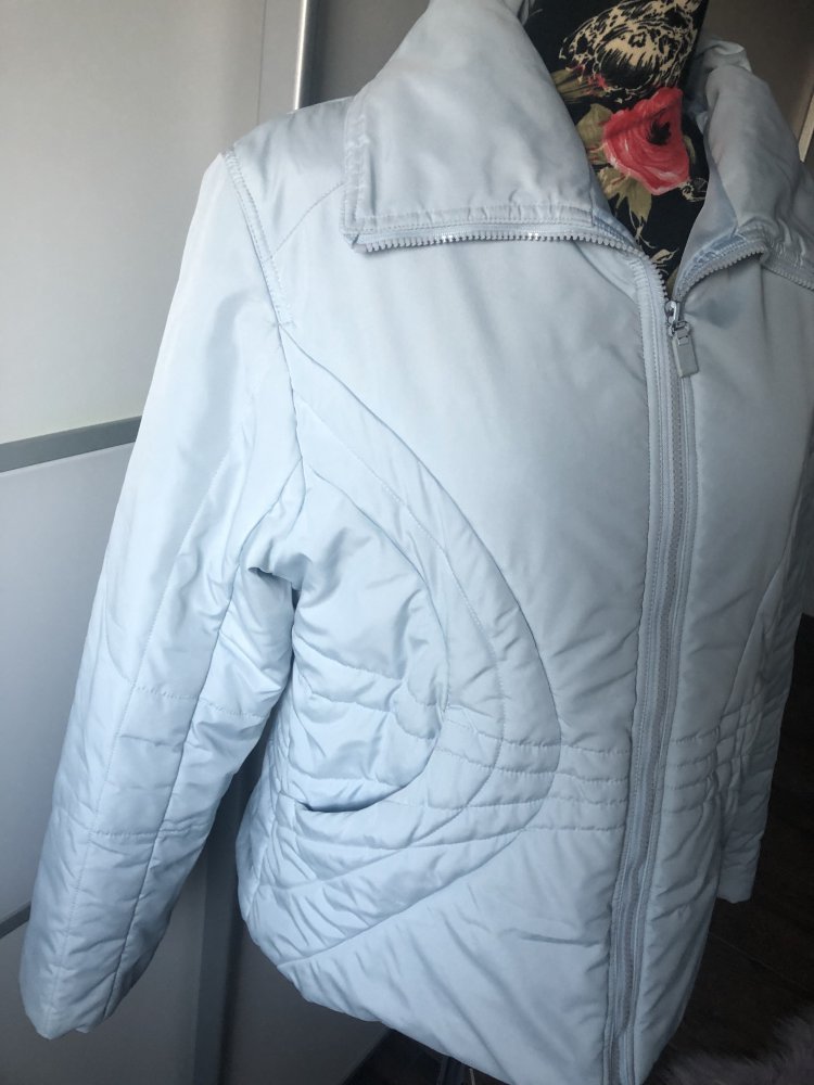Hellblaue Jacke