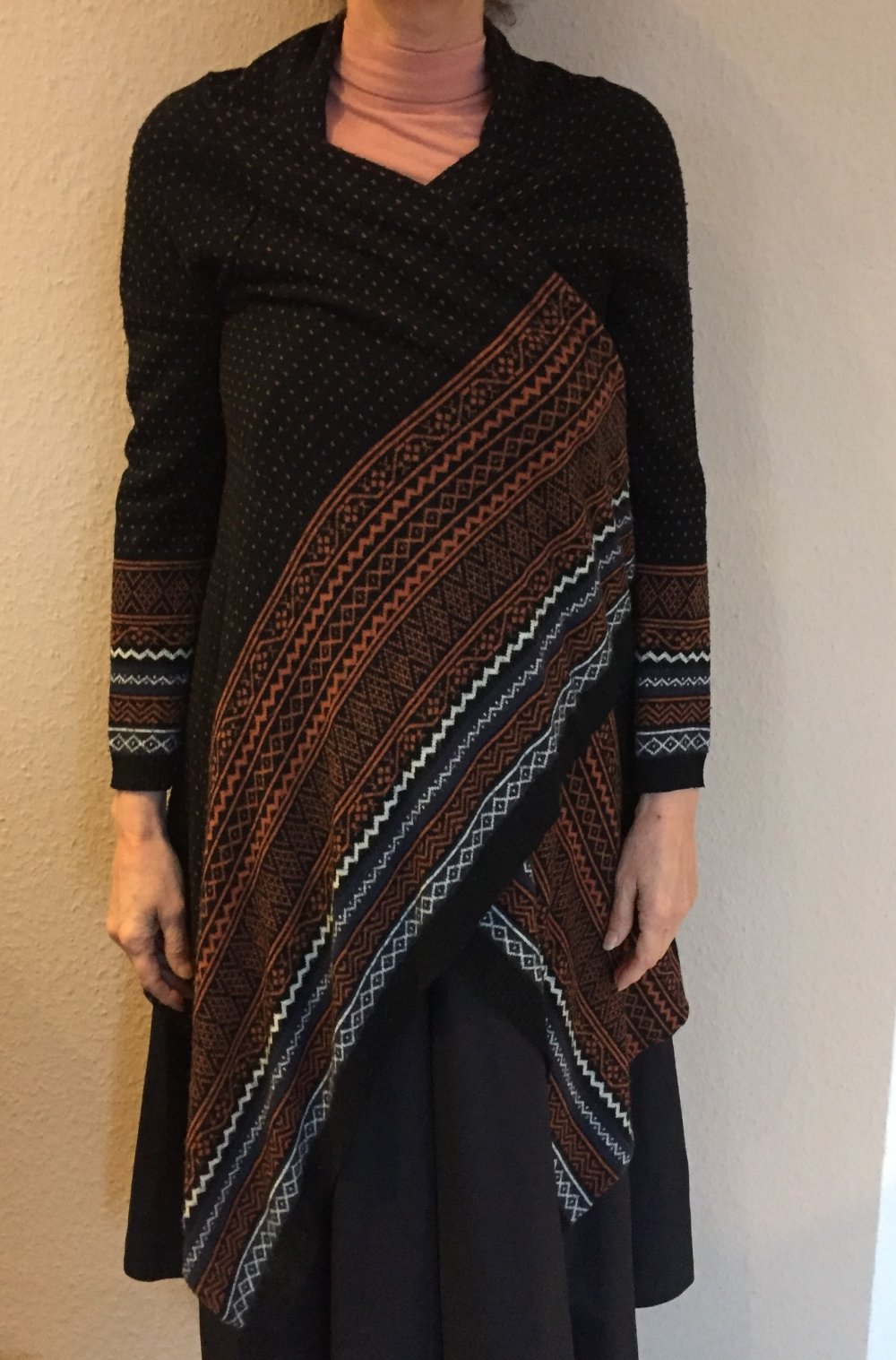 Millenium Long Cardigan Gr. TU One Size mit Ethno Muster