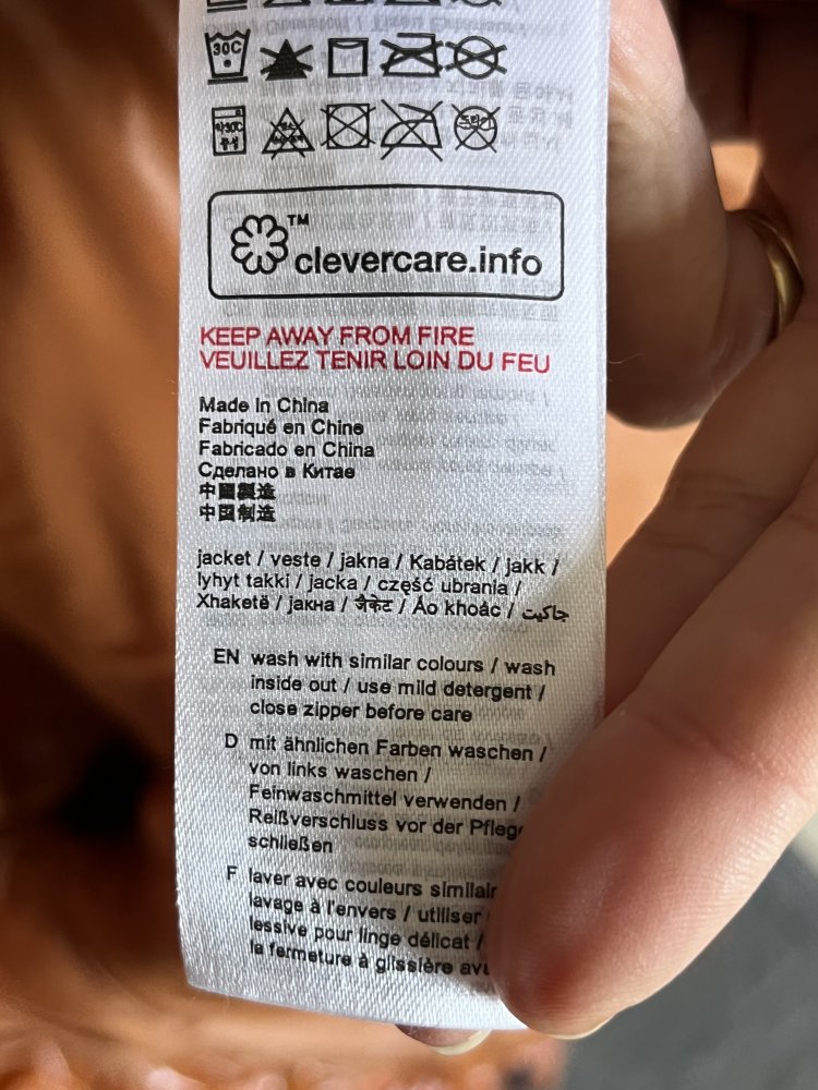 Esprit Puffer Jacke Gr.S Hochglanz mit Reißverschlüsse + Druckknöpfe am Saum raffbar,