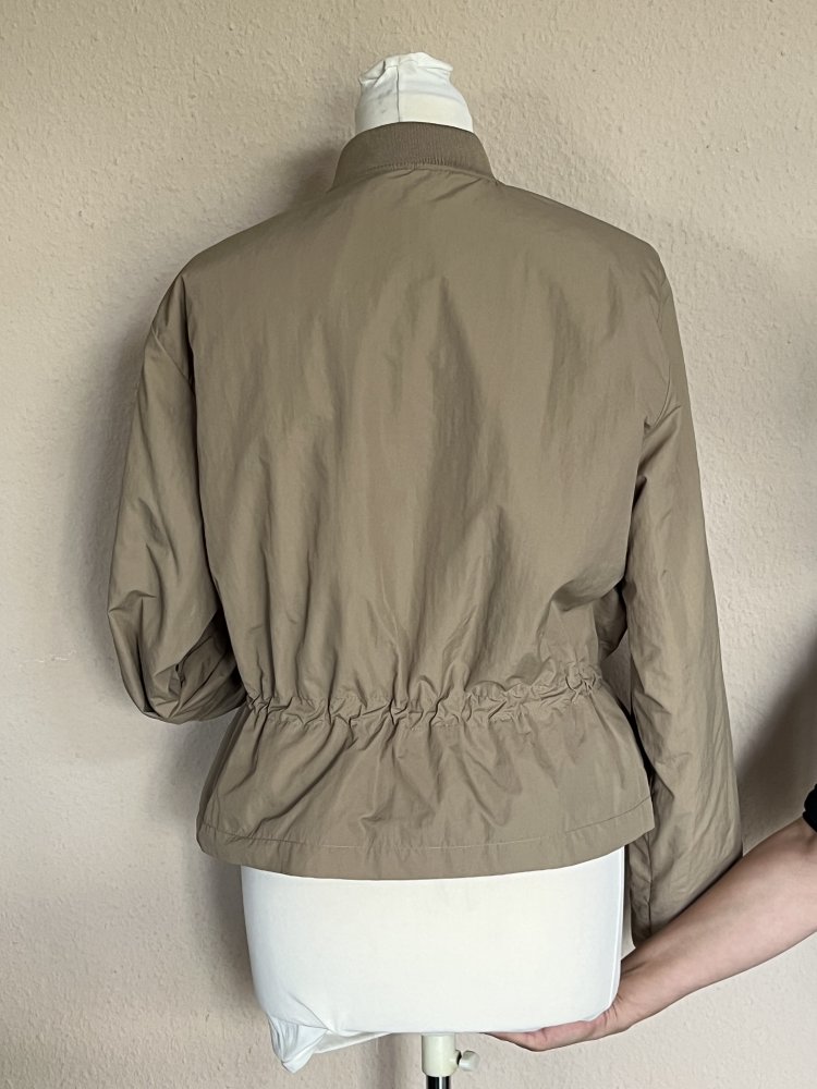 Esprit Übergangsjacke mit Stepfutter Innen Gr.S mittig raffbar