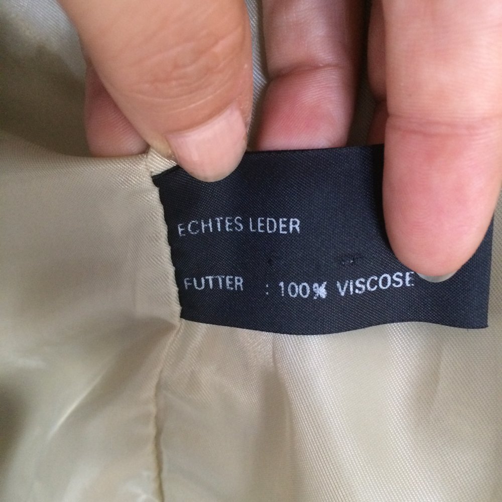 Miss Joy Paperback Lederjacke Gr.L Creme mit Gürtel Echsen Optik