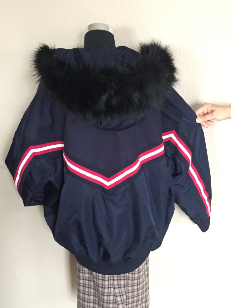 Armani Exchange Bomber Winterjacke mit Kapuze Gr.S/M dunkelblau, die Kapuze mit Kunstpelz