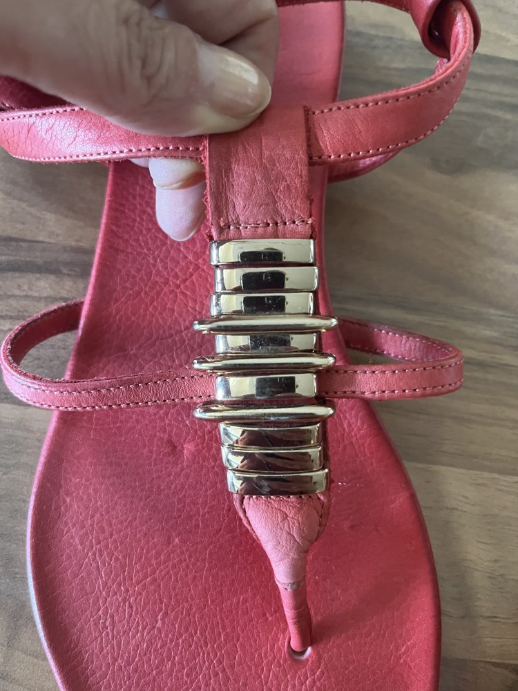 Lina Locchi Sandalen Gr.37 rot mit goldenen Details