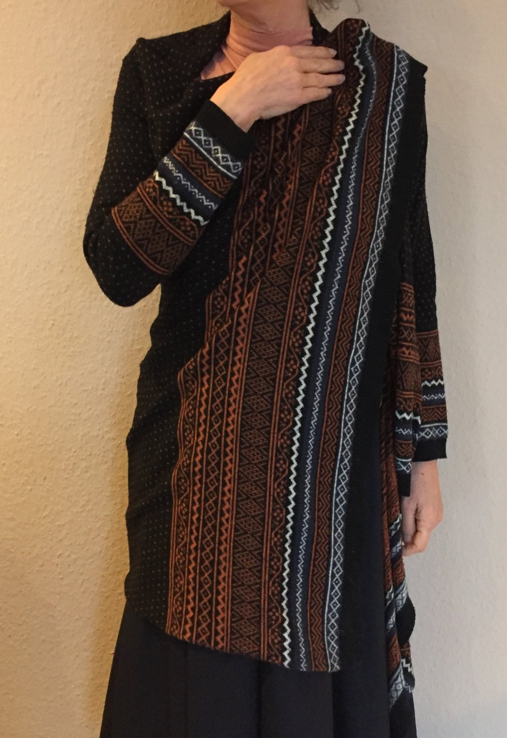 Millenium Long Cardigan Gr. TU One Size mit Ethno Muster