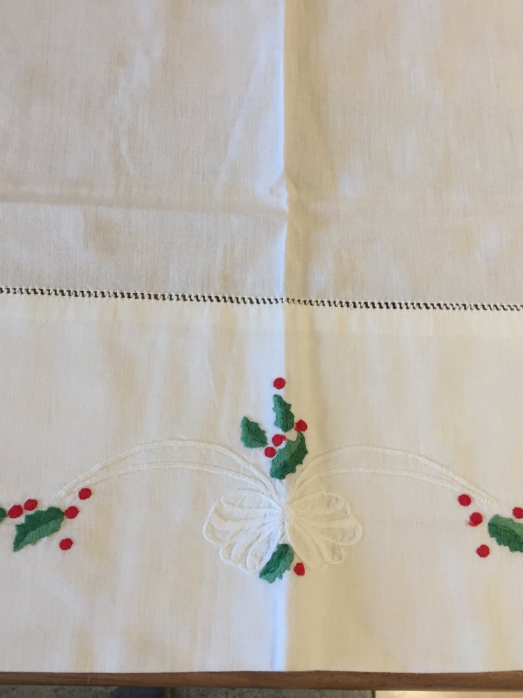 Weihnachts Tischdecke bestickt 80x80cm weiß bunt