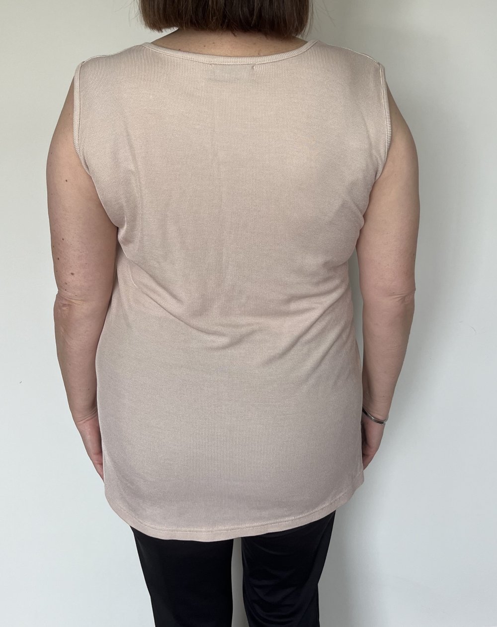 Kiwi Tank Top Gr.44 mit Gold Faden Elefant Stickerei auf der Brust Nude / Rose