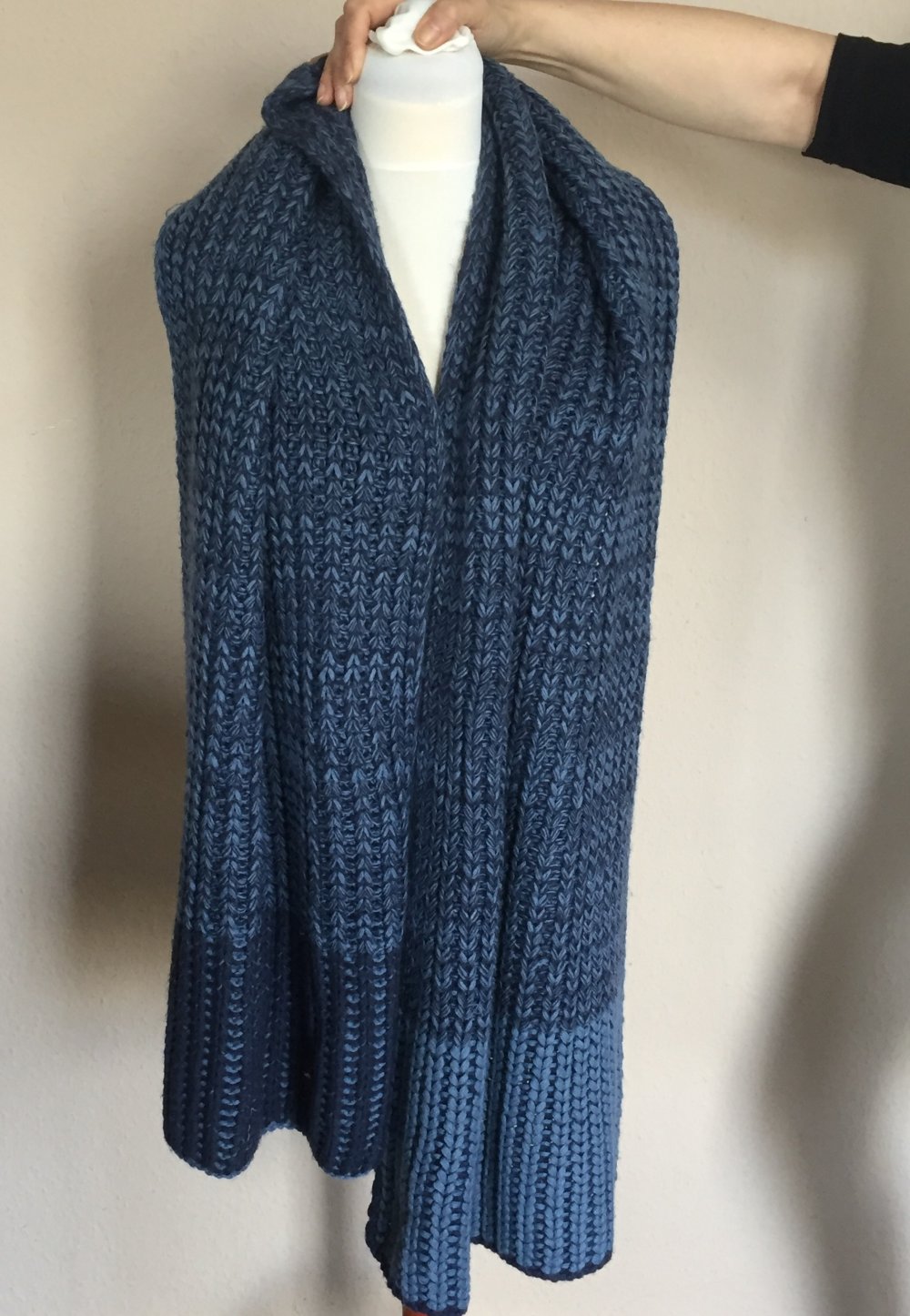 Mischmasch Berlin XXL Grobstrick Schal Color Mix blau / hellblau, Doppelstrick, warm und mollig