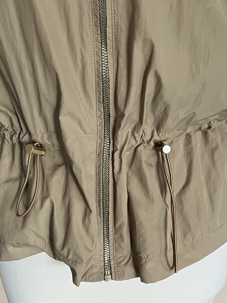 Esprit Übergangsjacke mit Stepfutter Innen Gr.S mittig raffbar