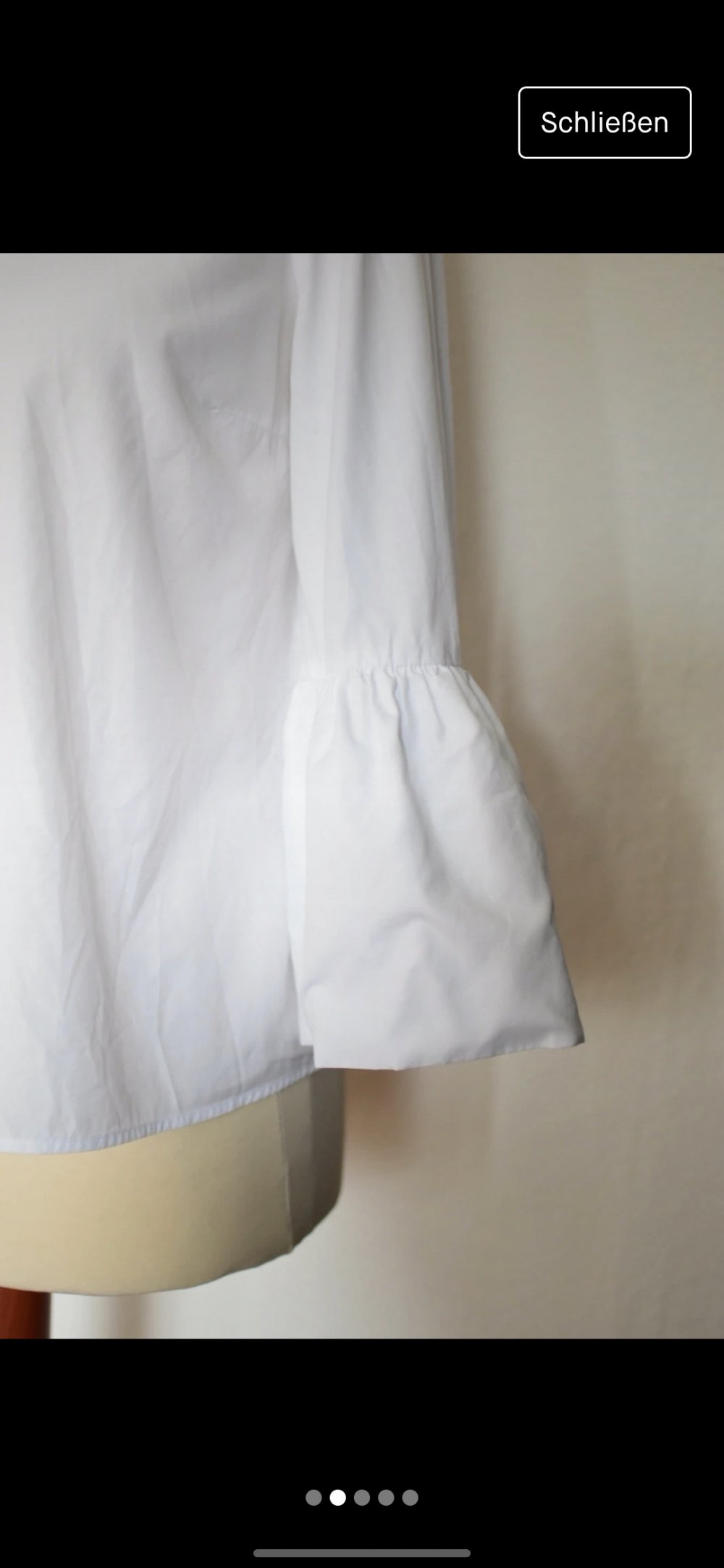 Weiße Bluse mit Volants