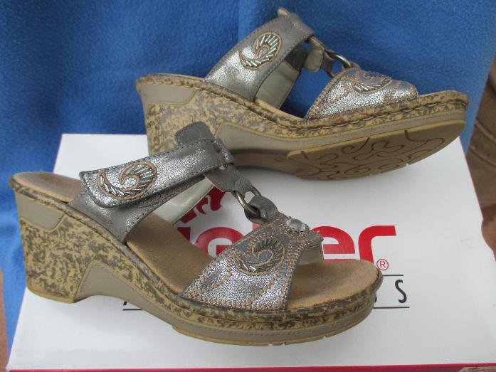 Ausgefallen * edel * Swarovski * Strass * Kristalle * Steine * Pailletten- Stickerei * Echt Leder * Shabby- Style * Keilabsatz * Wedges * Pantoletten * Sandalen * Sandaletten * Schuhe 
