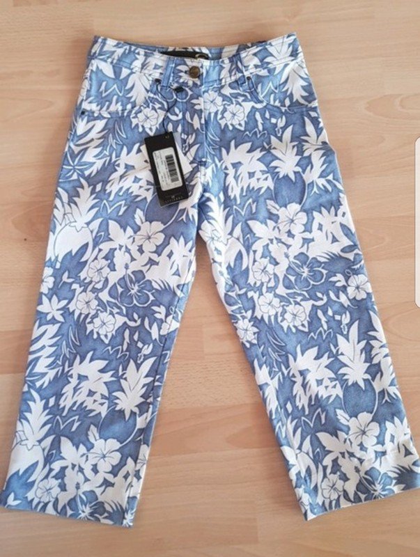 NEU mit ETIKETT * 50er Jahre Rockabilly * Karibik * Blumen * Blüten * Flower Dreiviertel * Capri * Hose 