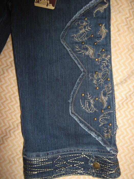 NEU mit ETIKETT * Ausgefallen * Glitzer * Swarovski * Strass * Kristtalle * Gold * Stickerei * Capri * Stiefel * Jeans- Hose 