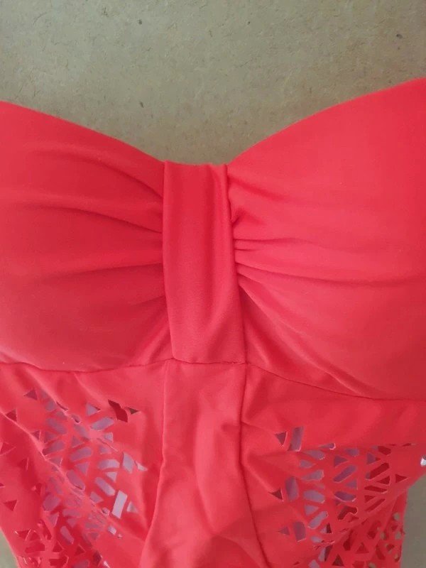 NEU mit ETIKETT * Sexy * ausgefallen * Cut Outs * Lace-Ausstanzungen * Lochspitze * Badeanzug * Body * Einteiler 