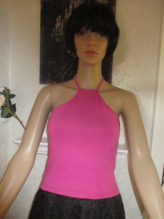 NEUw * Sexy * ausgefallen * DESIGNER * Neckholder * Bodycon * Top * T- Shirt * Gr. 34- 36/ XS- S * pink *