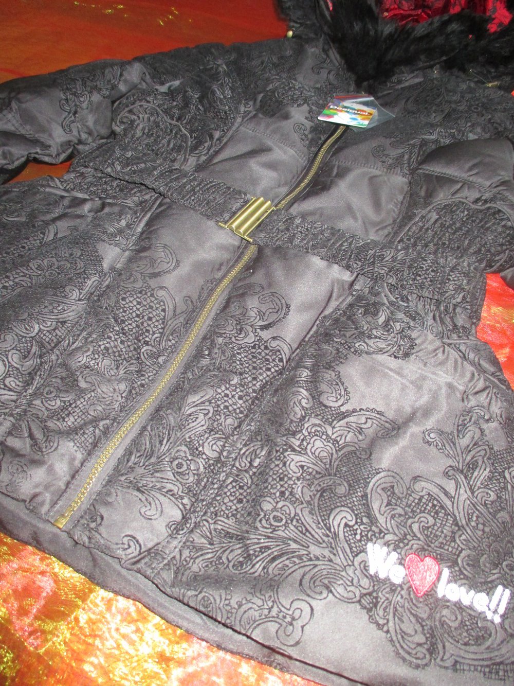 NEU mit ETIKETT * Romantik * Fake Fur * Fellkragen * Kapuzen * Winter * Kurz * Mantel * oder * Long * Jacke mit Flock ''DESIGUAL'' Gr. 38- 40/ S- M * schwarz *