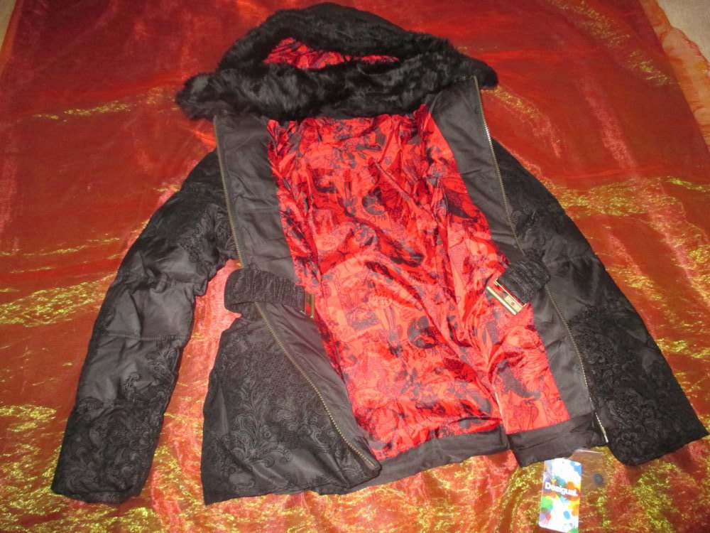 NEU mit ETIKETT * Romantik * Fake Fur * Fellkragen * Kapuzen * Winter * Kurz * Mantel * oder * Long * Jacke mit Flock ''DESIGUAL'' Gr. 38- 40/ S- M * schwarz *
