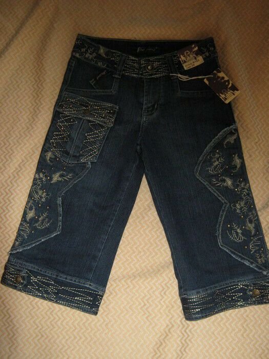 NEU mit ETIKETT * Ausgefallen * Glitzer * Swarovski * Strass * Kristtalle * Gold * Stickerei * Capri * Stiefel * Jeans- Hose 