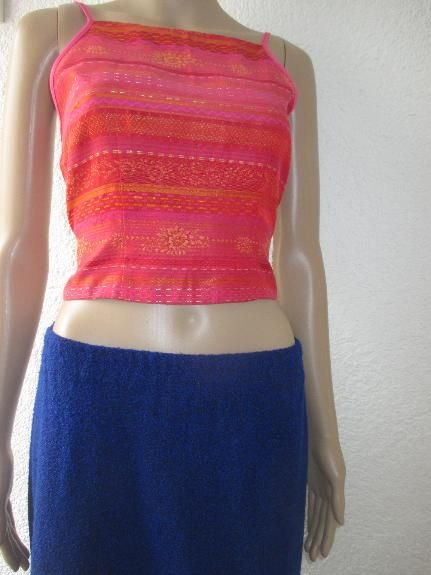 NEU * Indian * Goa * Boho * Hippe * Festival * Style * Blumen * Blüten * Stickerei * Streifen * Seiden Optik * Spaghetti-Träger * Bustier * Bauchfrei * Kurz * Corp * TOP 