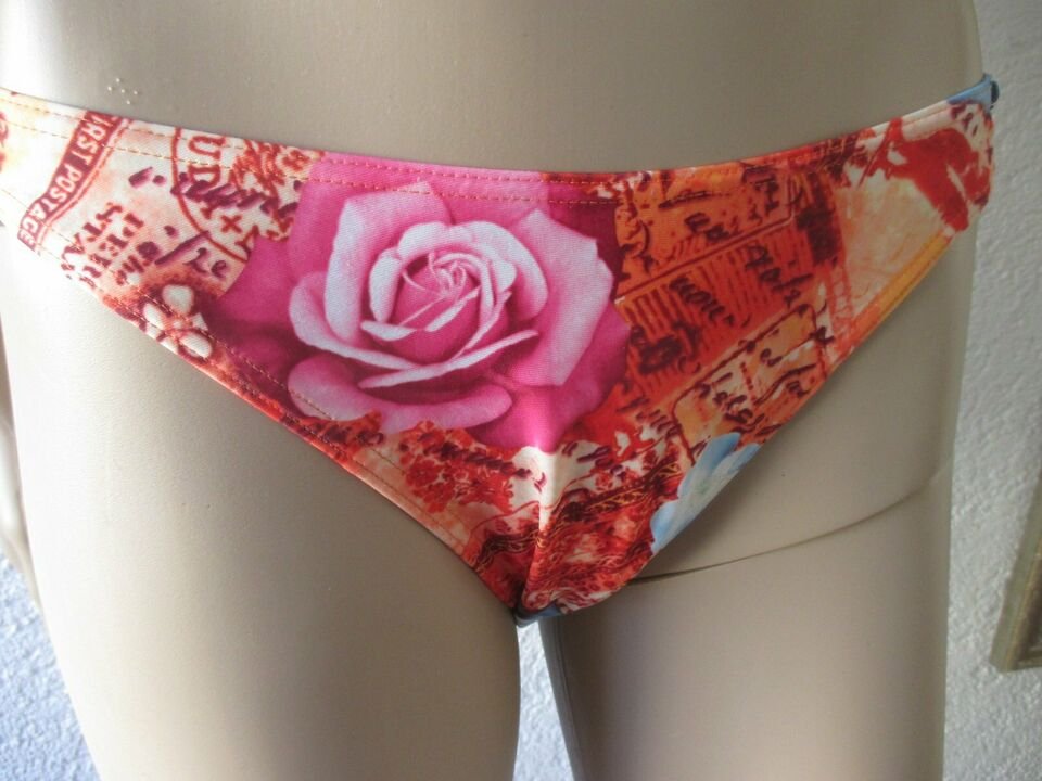 NEU * ungetragen * Rosen Romantik * Bügel * Neckholder * Bikini 