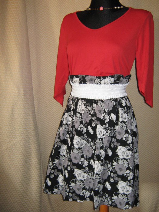 NEU * Rockabilly- Style * Blüten * Flower- Power * High- Waist * Mini- Rock 