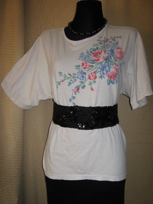 Original VINTAGE * Trachten * Folklore * Rosen * Blumen * Blüten * Romantik * DESIGNER * T-Shirt ''Francoise Saget'' Gr. 42- 46/ M- L * cremé-beige * alt-rosé- * blau * grün *