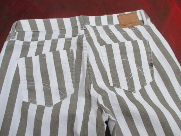 NEU mit ETIKETT Ausgefallen sexy * Streifen * Sommer * Röhren * Jeans * Hose 