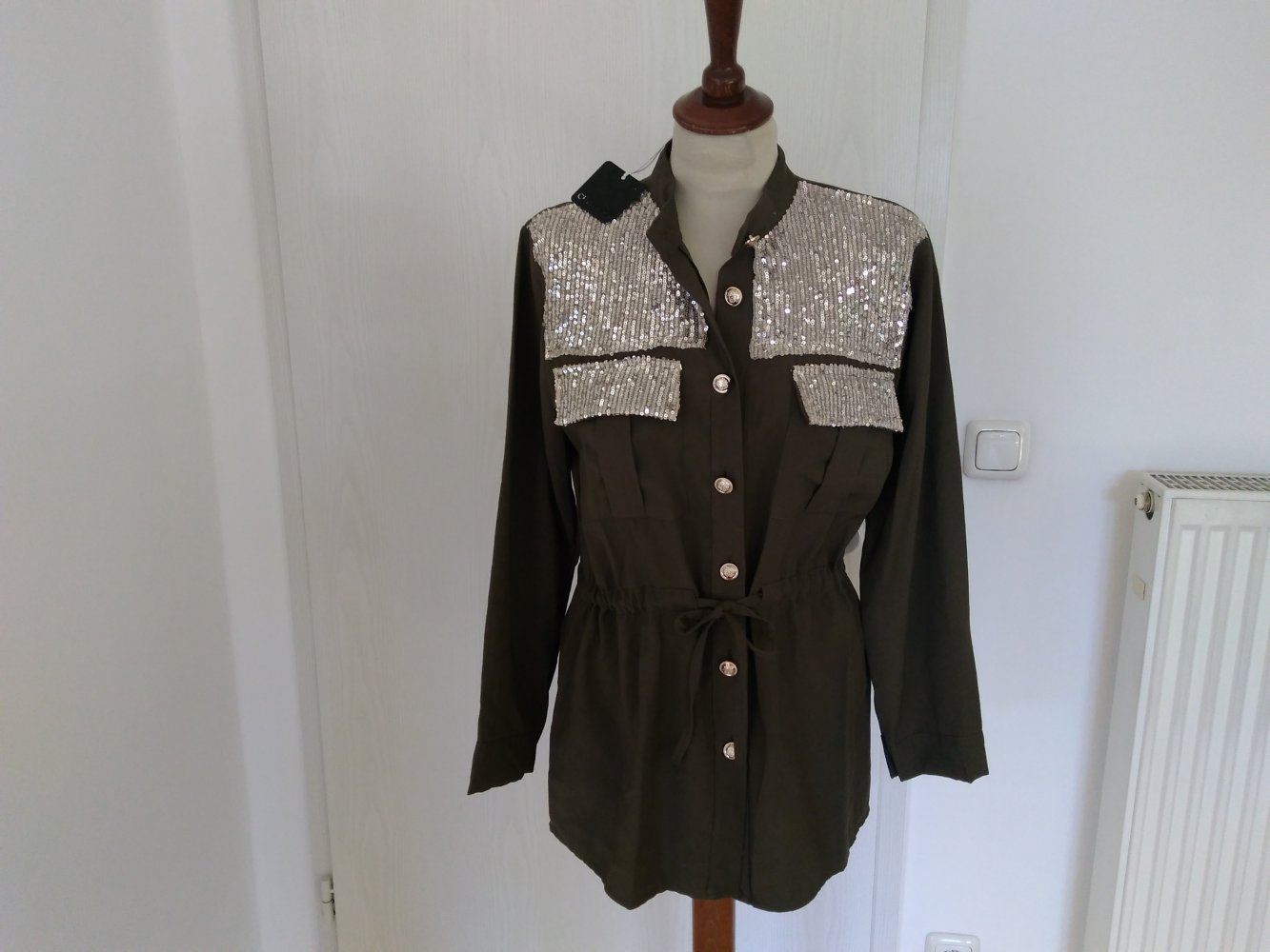 Lässig-edle Bluse Hemd G. 40 -absolut NEU! -weich fließend- Khaki