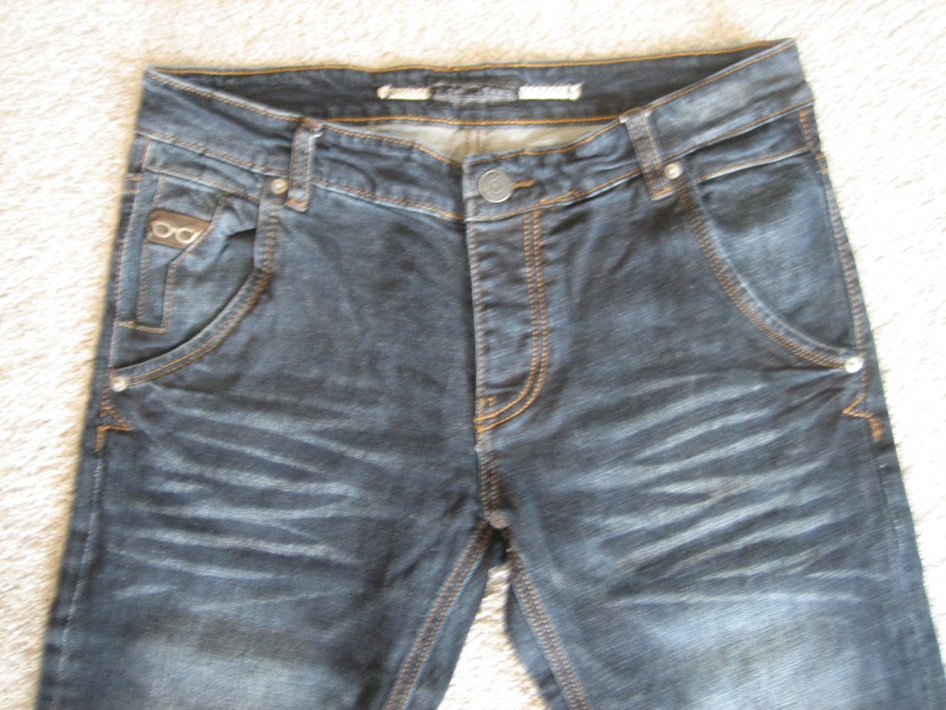 Neue, lässige Herren Jeans Gr. 48/50 - schmale, super Passform - kombistark!