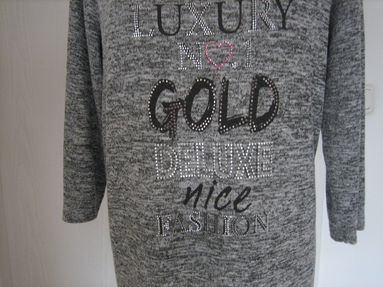 Super edler Damen Pullover Gr. 42 - exclusiver Druck - vorteilhaft + bequem!