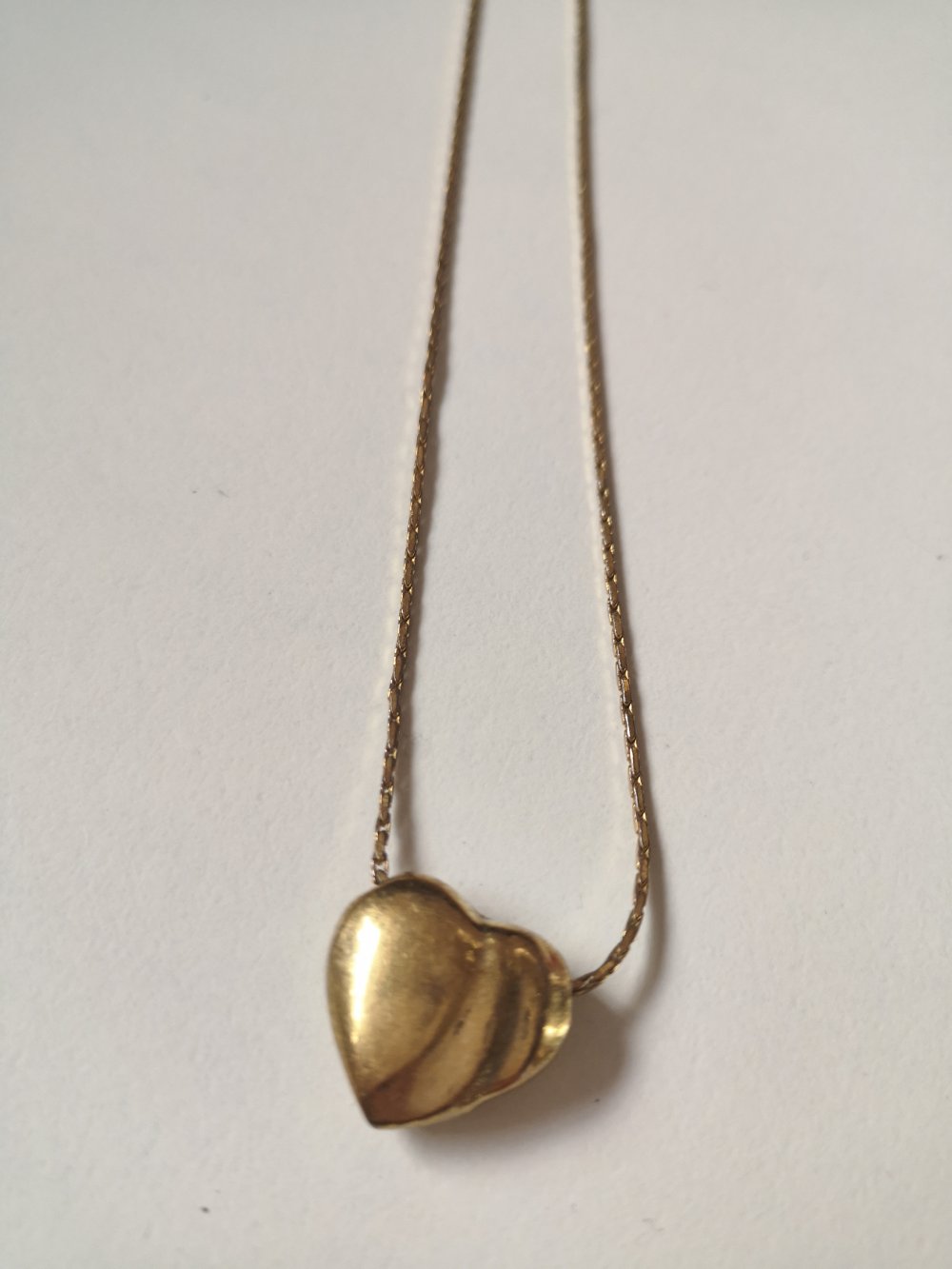 Goldene Kette mit 3D Herzanhänger