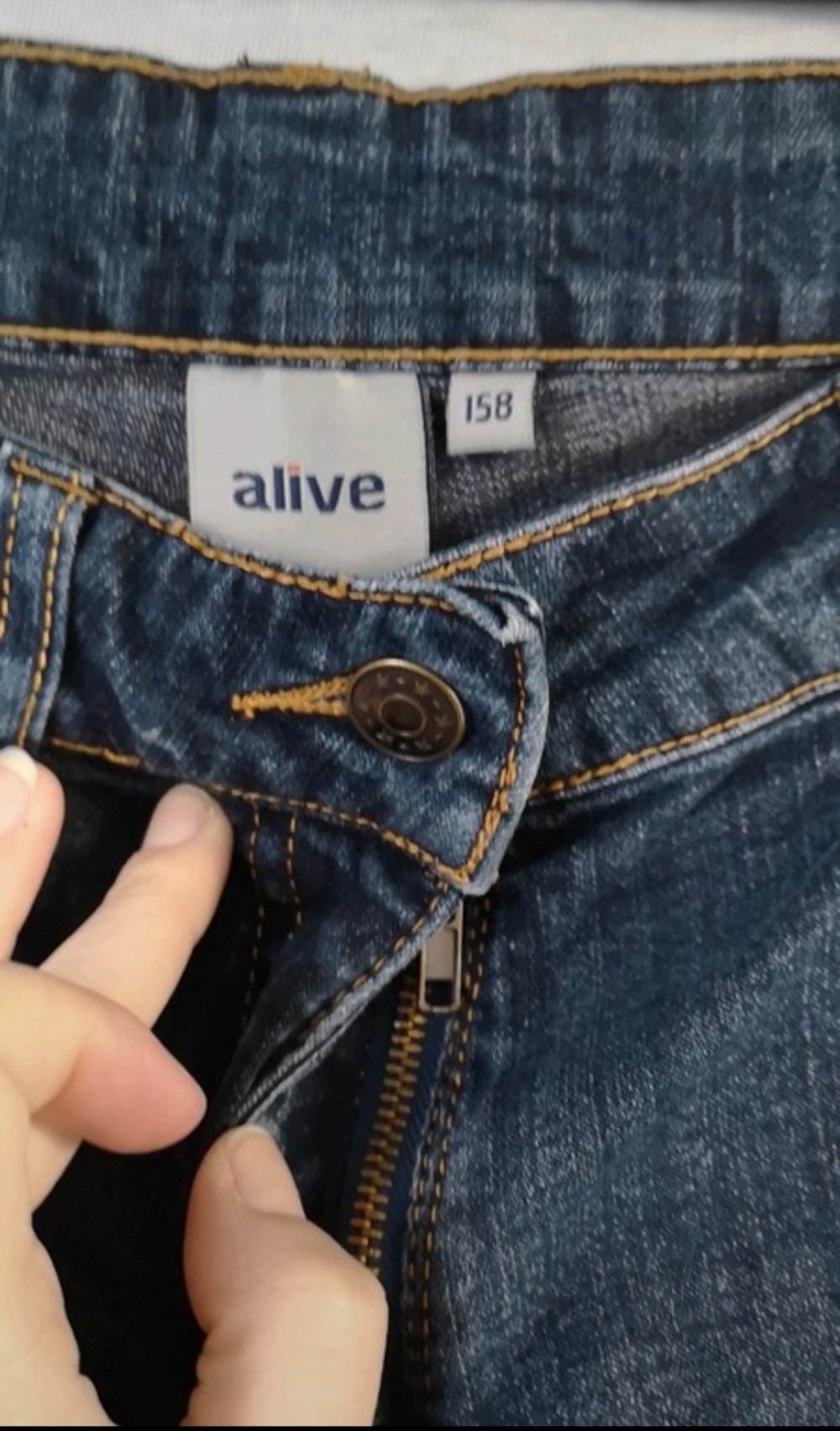 Dunkelblaue Jeans in Gr. 158