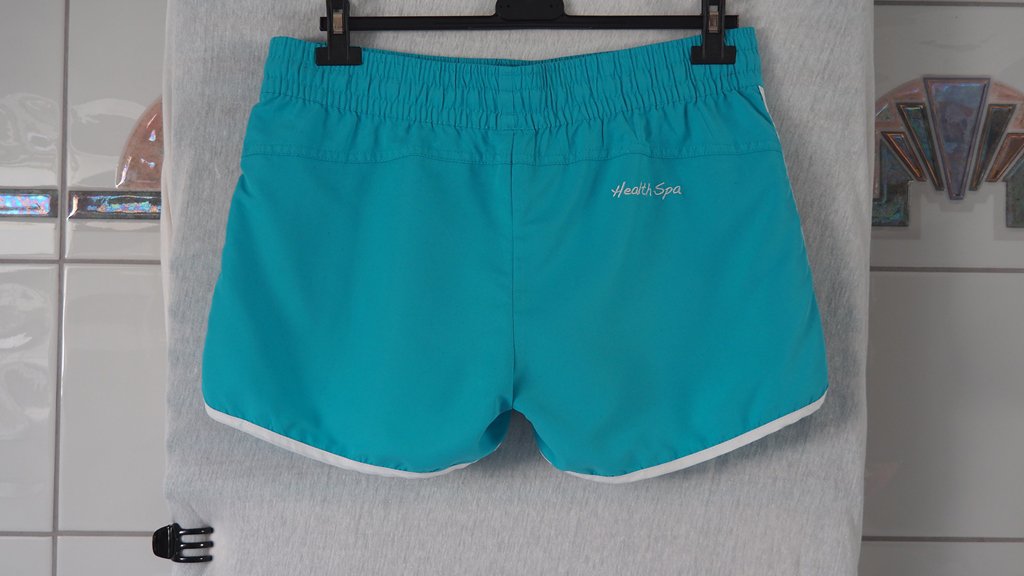 Coole türkise Sporthose, Sommerhose, kurze Hose, Hotpants
