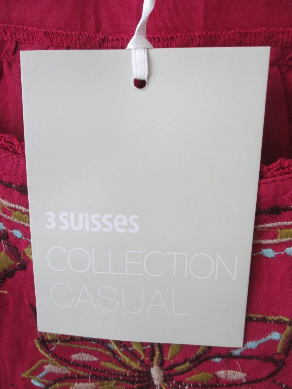Baumwollkleidchen, bordeauxrot mit Print und Stickerei, Neu mit Etikett, 3 suisses collection, Kurzarm, ovp