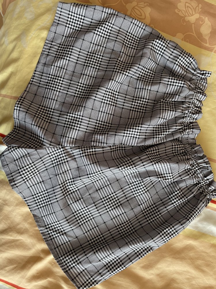 Short, kurze Hose, neu