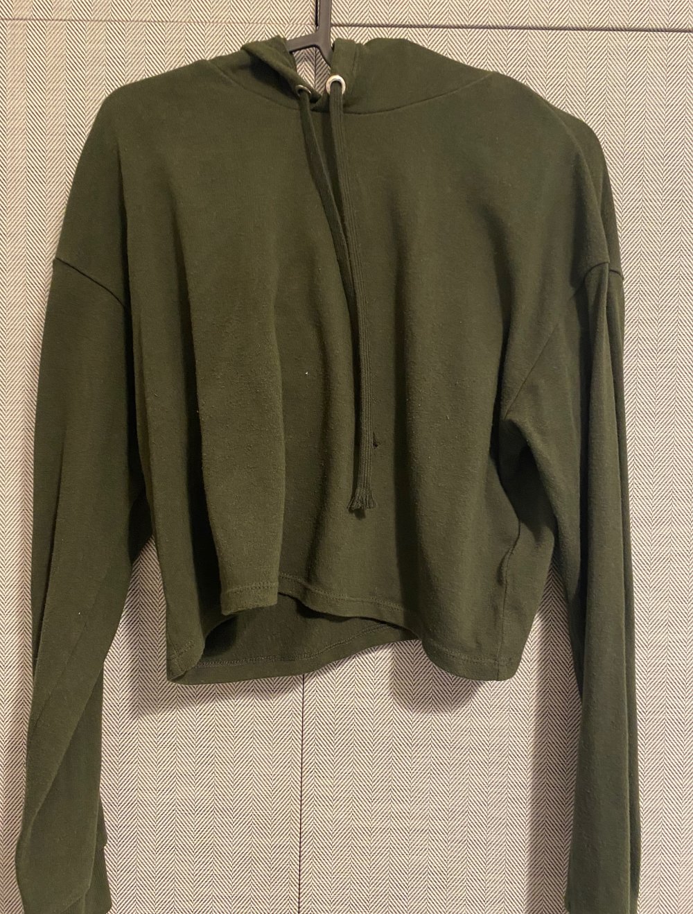 Olivgrünes Sweatshirt