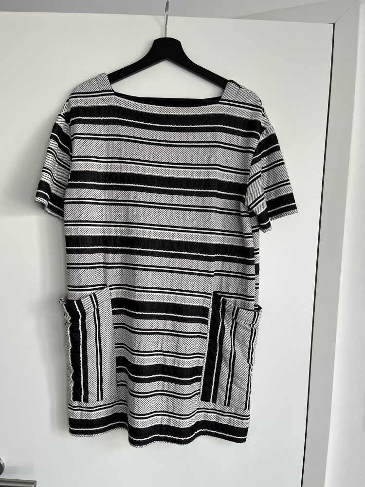 Kleid von ZARA