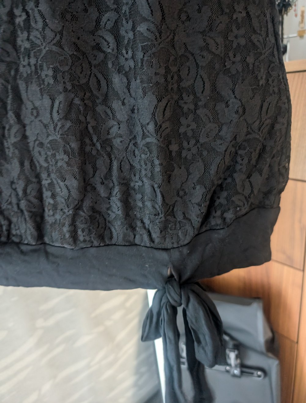 schwarzes Viskose-Shirt grösse 40 spitze