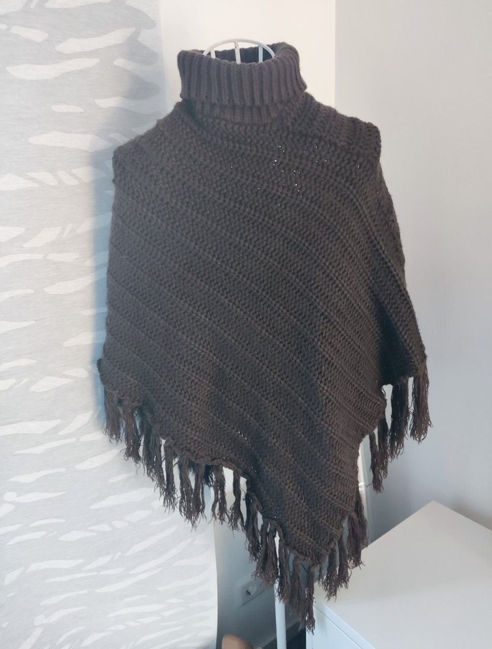Brauner Poncho von Calliope